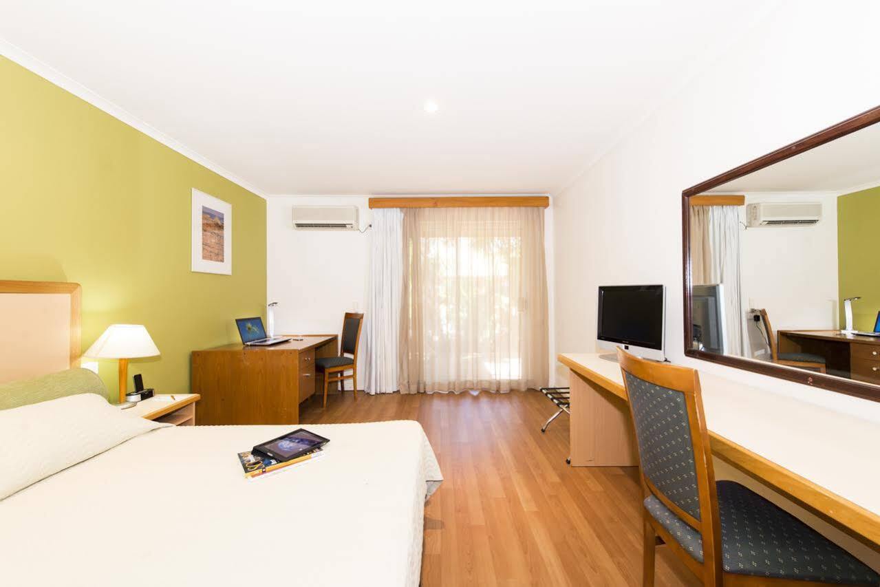 Hotel The Cambridge Kununurra Exterior foto